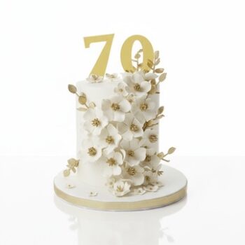 8-4-layers-fondant-with-a-gold-topper